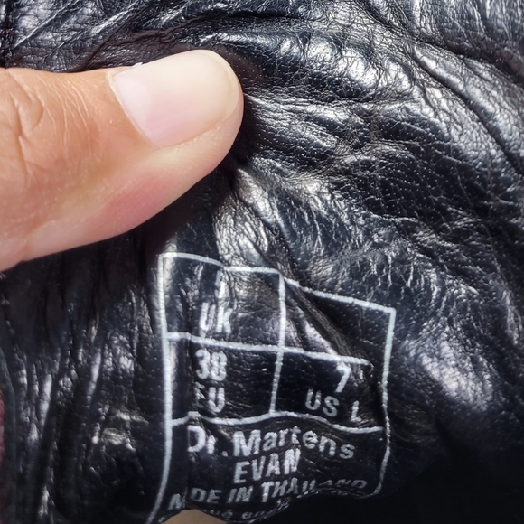 Dr. Martens Evan Maroon & White Polka Dots Boots Booties Women's Size 7 - Picture 13 of 14